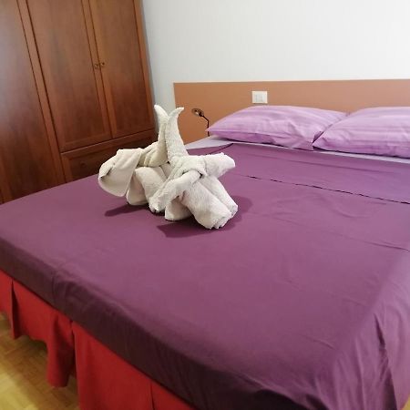 Rosso Tirano Apartment Luaran gambar