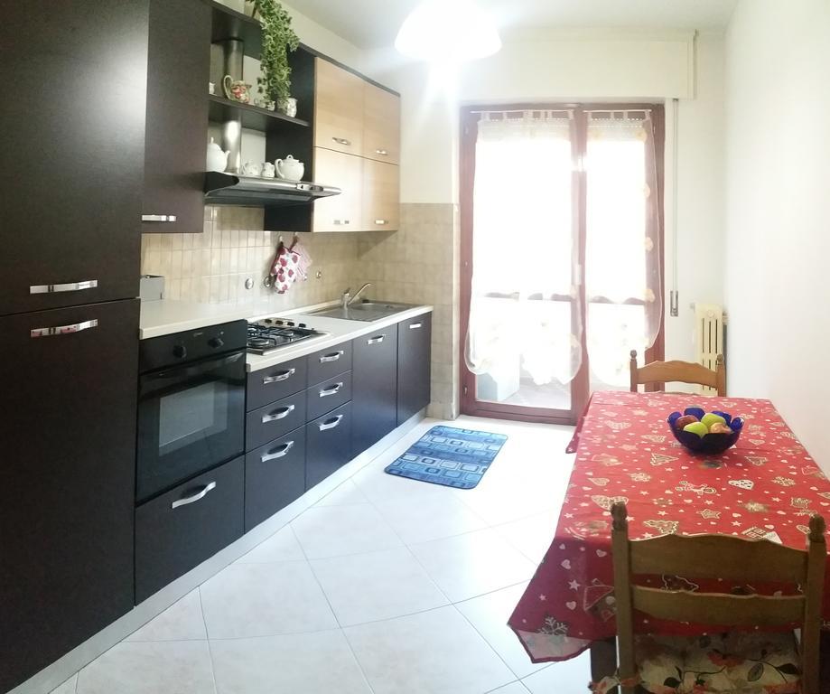 Rosso Tirano Apartment Luaran gambar