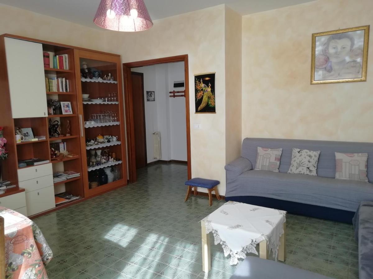Rosso Tirano Apartment Luaran gambar